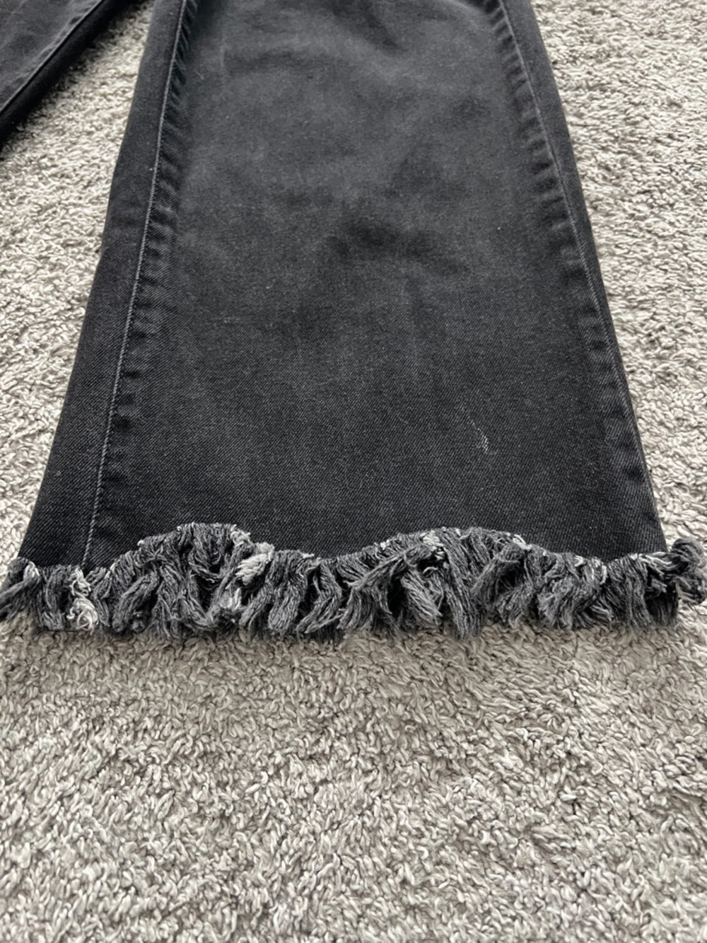 Zara Women’s Wide Leg Cropped Frayed Hem Exposed Front Zipper Black Denim Size 4 - Picture 5 of 10